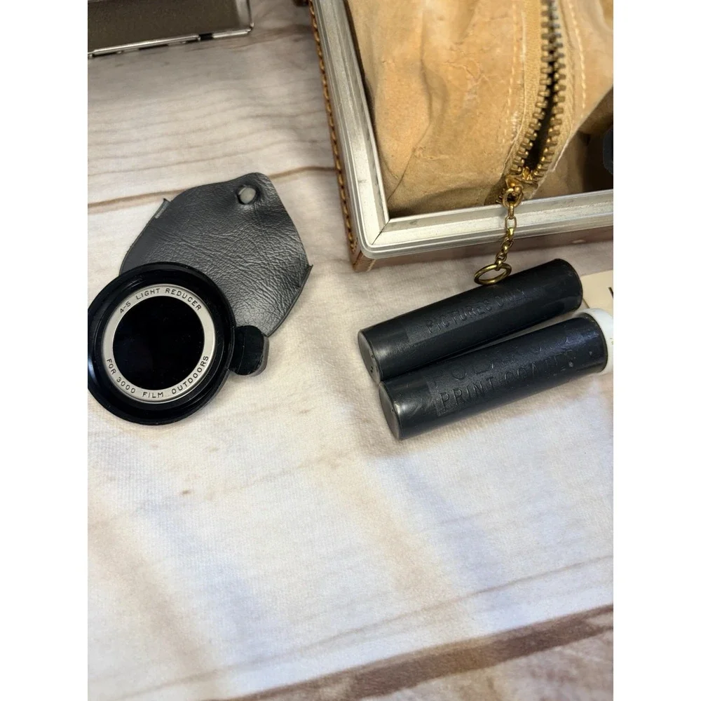 Polaroid Land‎ Camera Model 80A w Case Wink Light Flash Vintage Kit